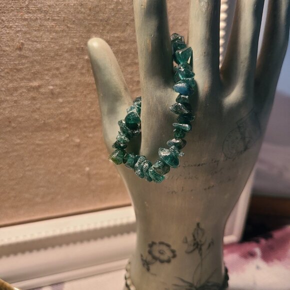 Green Fuchsite Dragon Stone Bracelet | Natural Chip Stretch Healing Jewelry - Picture 1 of 7
